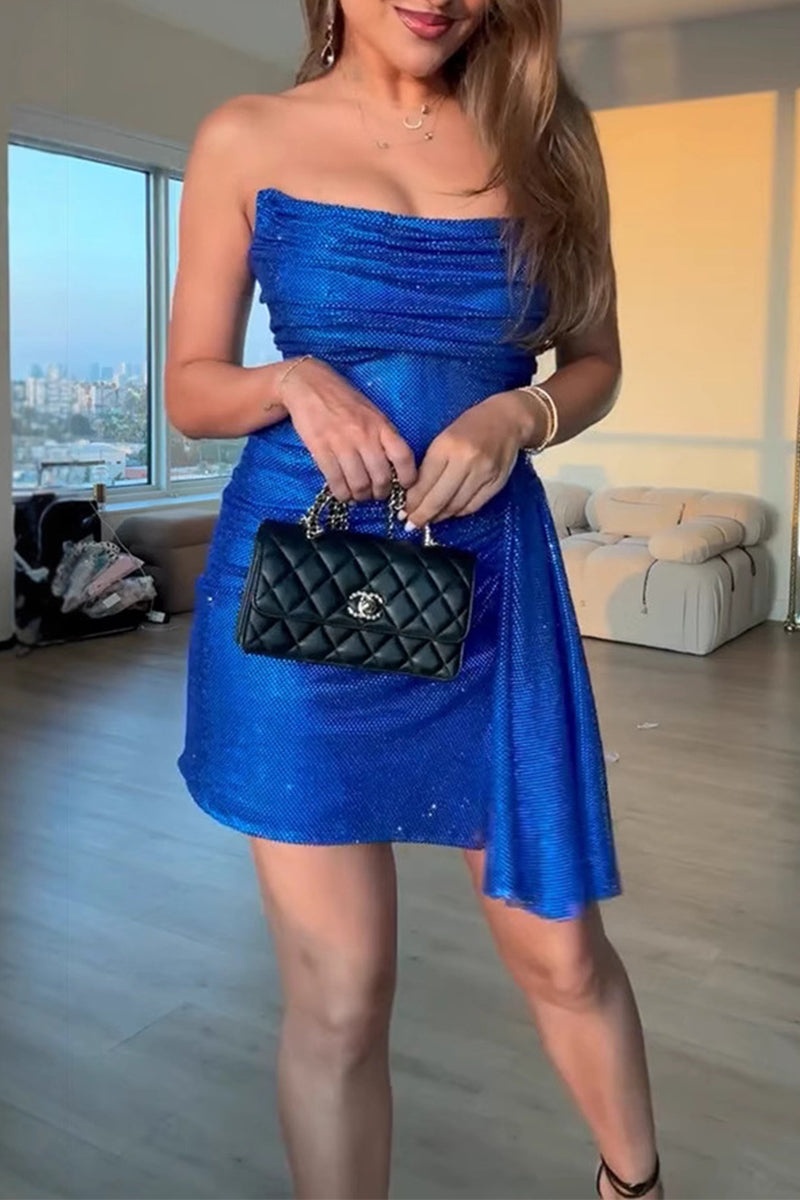 Sexy trägerloses Kleid mit Rüschen und Pailletten