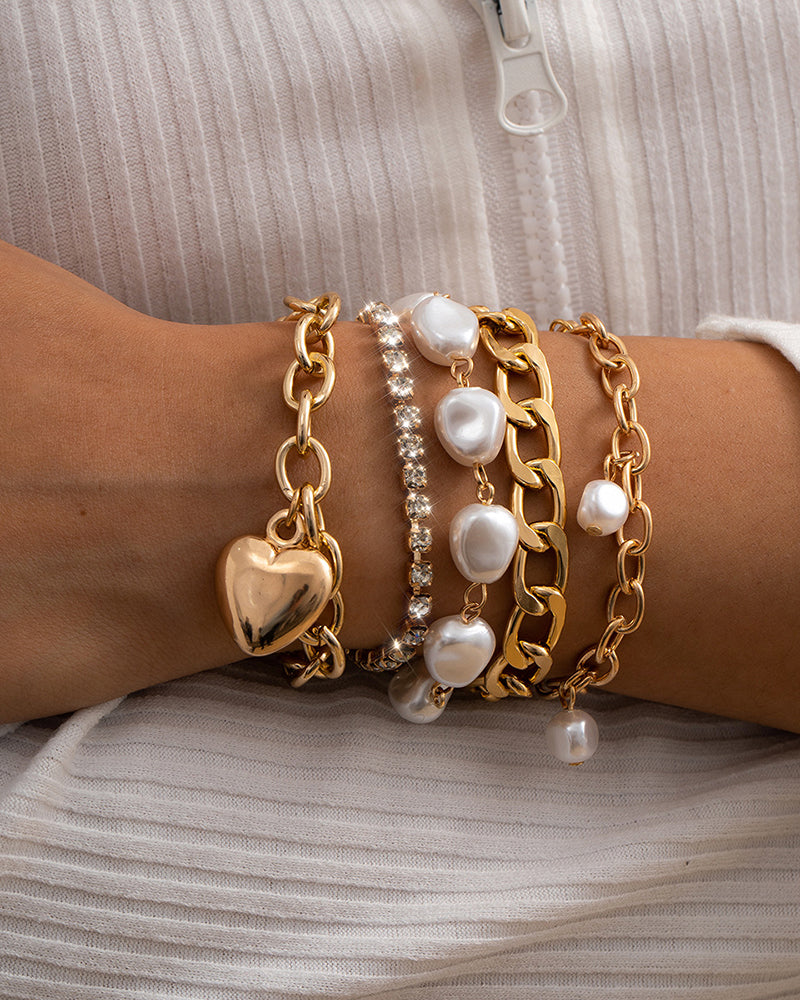 Modisches Armband-Set mit Herzmotiv 