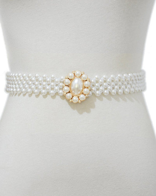 Oval buckle pearl belt