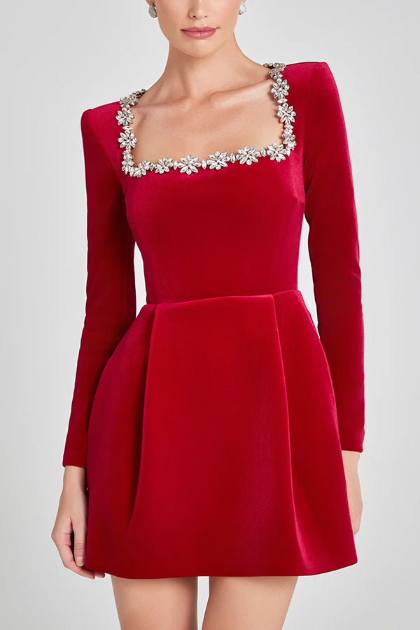 Damen Frühlingskleidung Elegantes kurzes Samtkleid mit quadratischem Kragen und Diamant-Intarsien