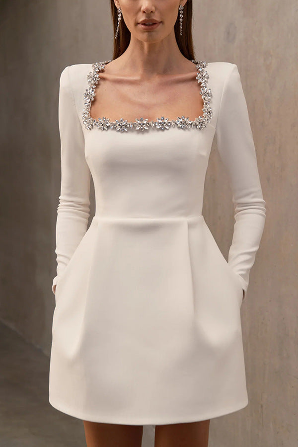 Damen Frühlingskleidung Elegantes kurzes Samtkleid mit quadratischem Kragen und Diamant-Intarsien
