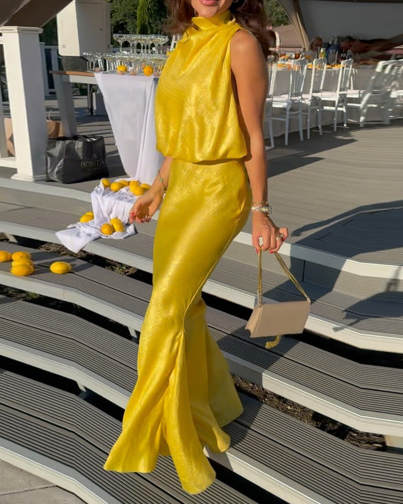 Sleeveless solid color waisted two piece suit