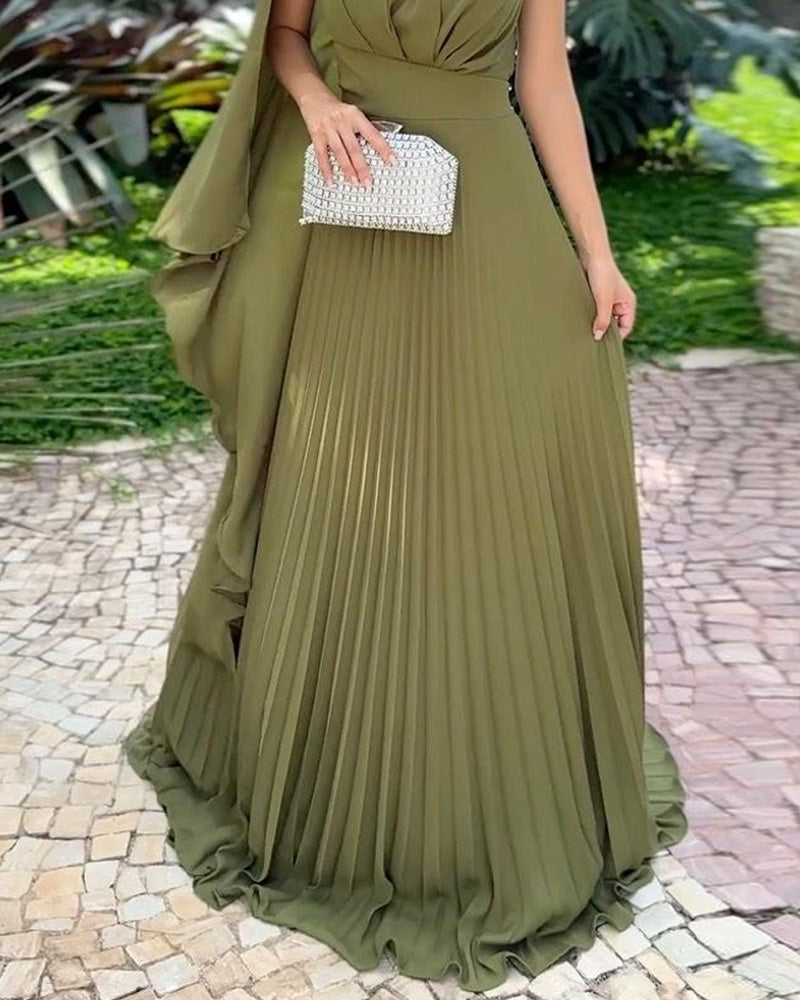 One shoulder pleated solid color dress