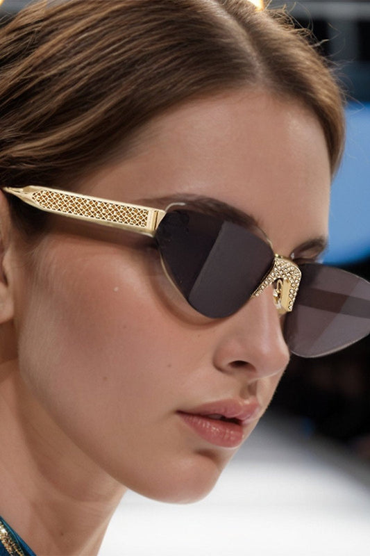 Women's Fashionable Frameless Sunglasses with Diamonds