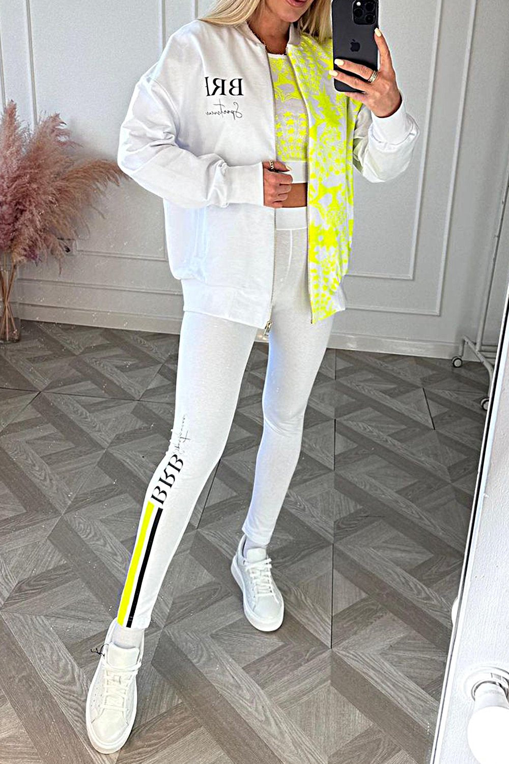 Women's Fashionable Sports Cardigan Vest & Pants Printed Pattern Three-piece Set White