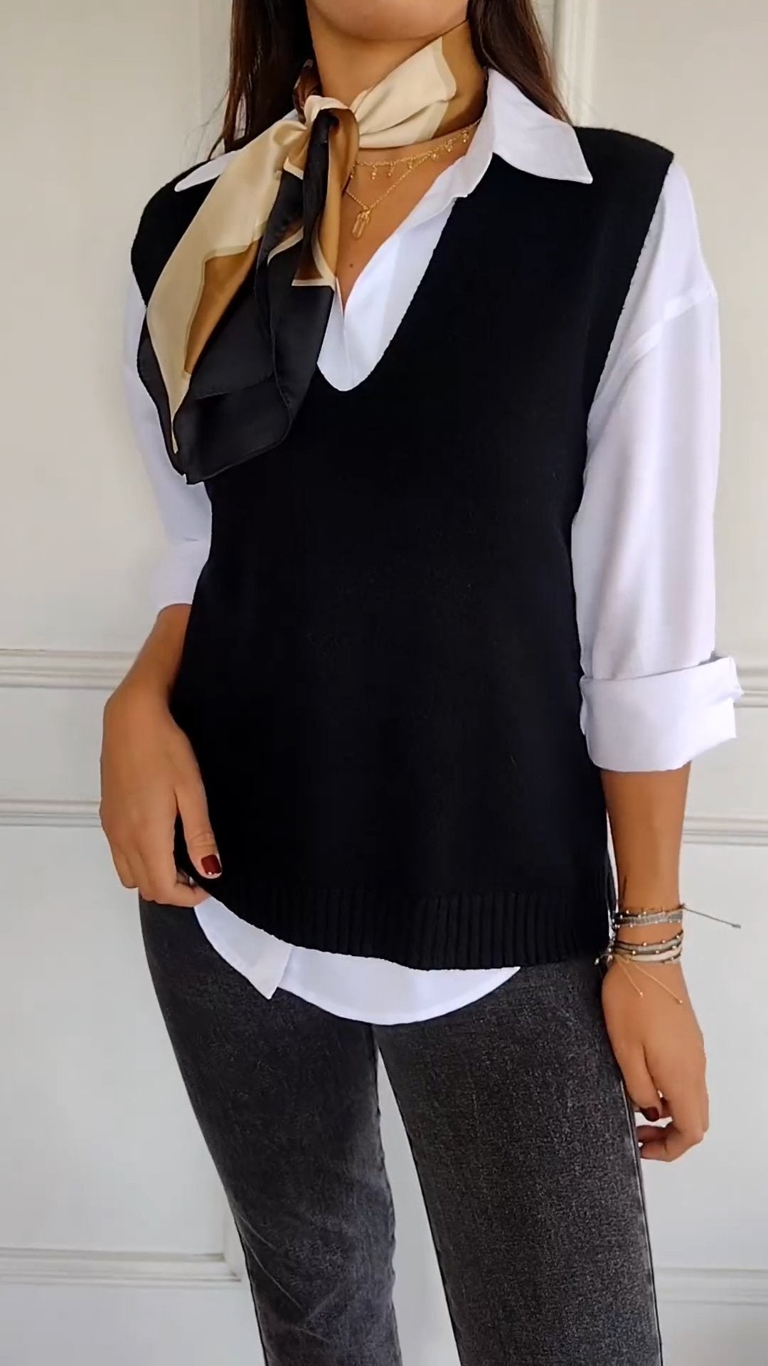 V-neck Knitted Vest black