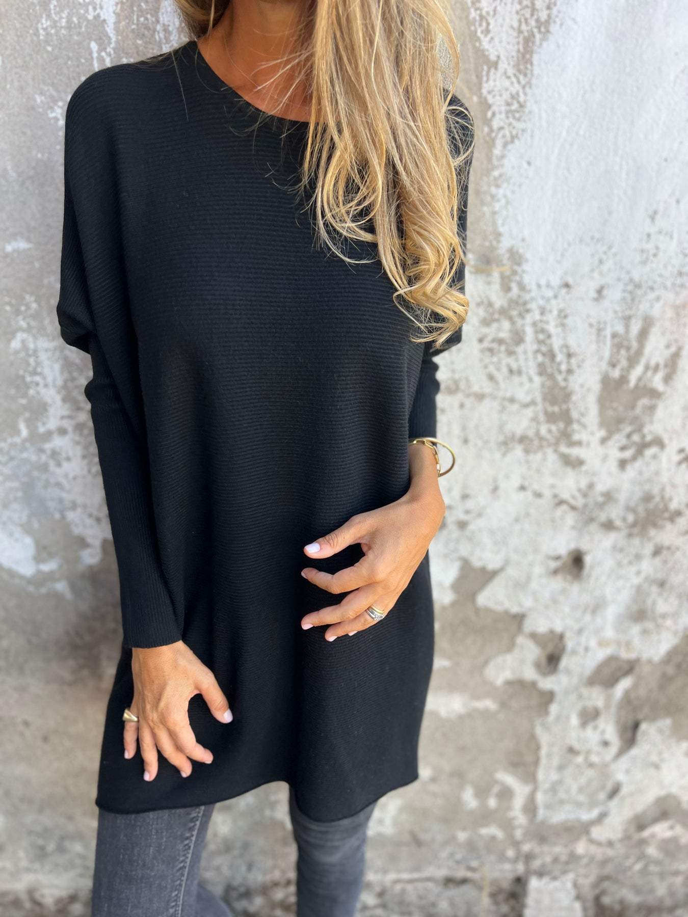 Round Neck Long Sleeve Knitted Top black