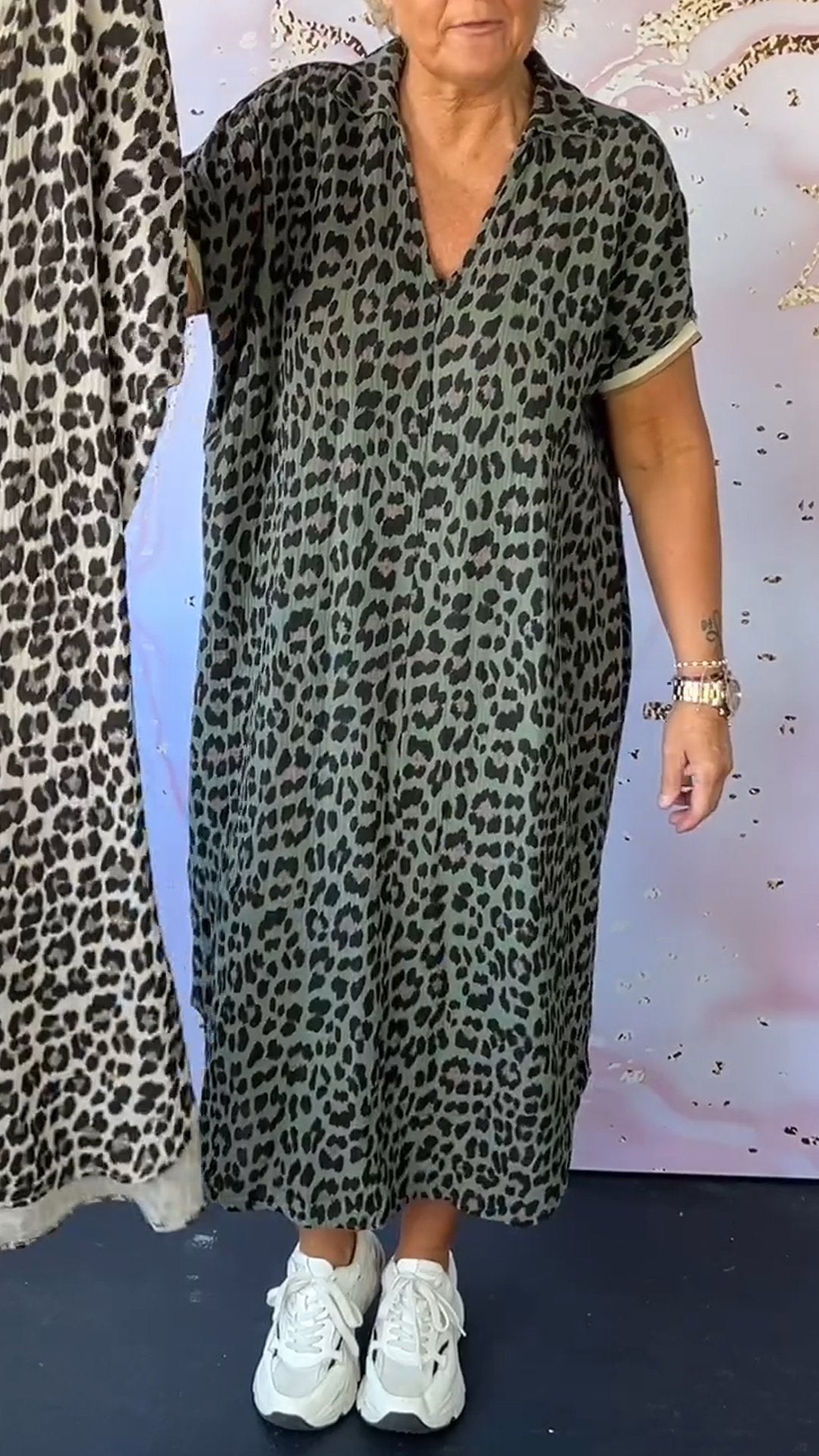 Women's V-neck Short-sleeved Leopard Print Casual Dress