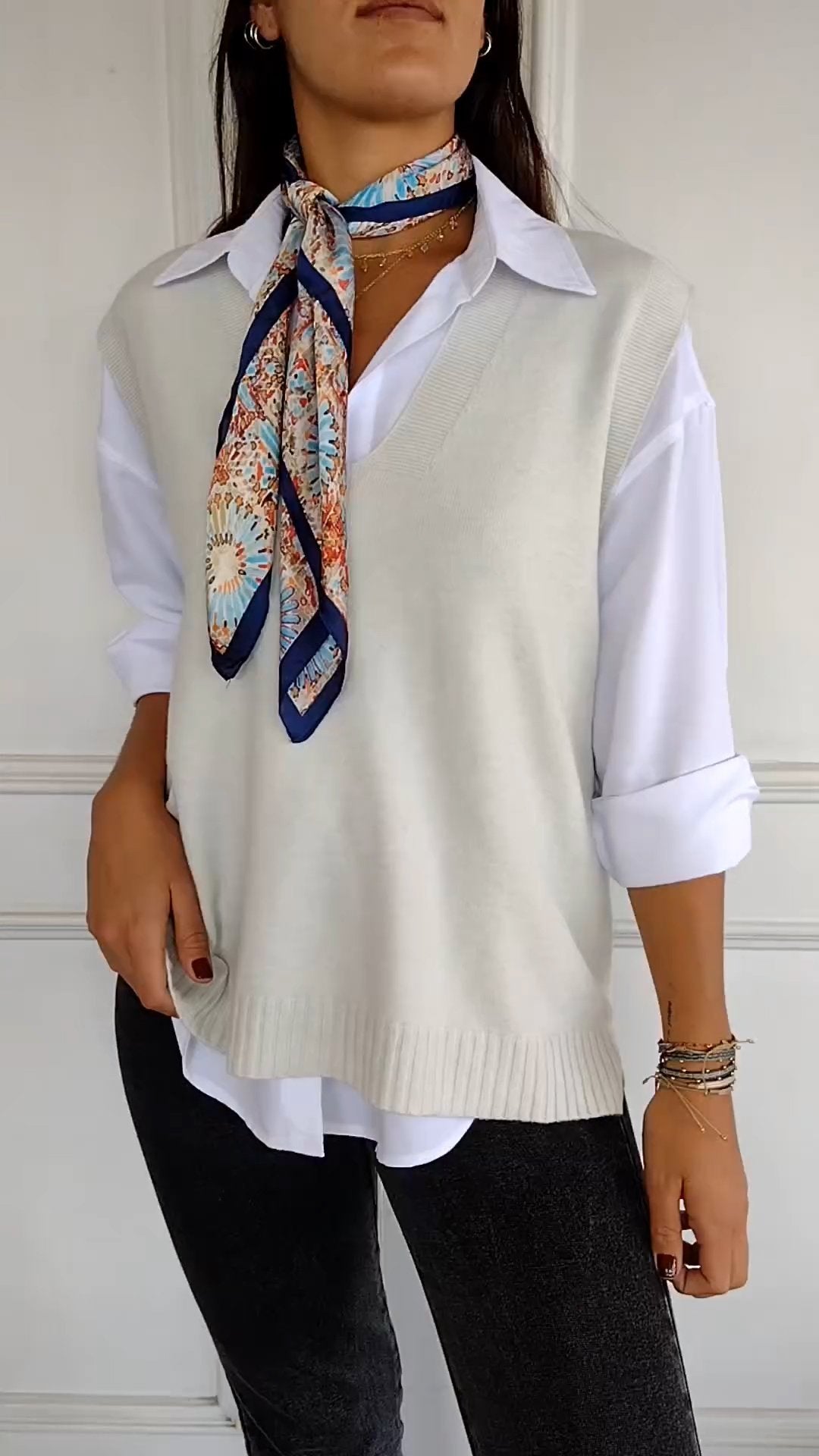 V-neck Knitted Vest white