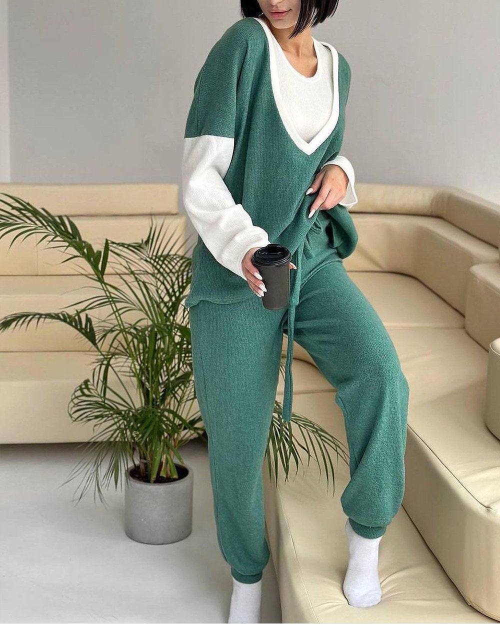 Women's Contrasting Color Patchwork Sweater Knitted Three-piece Set Green