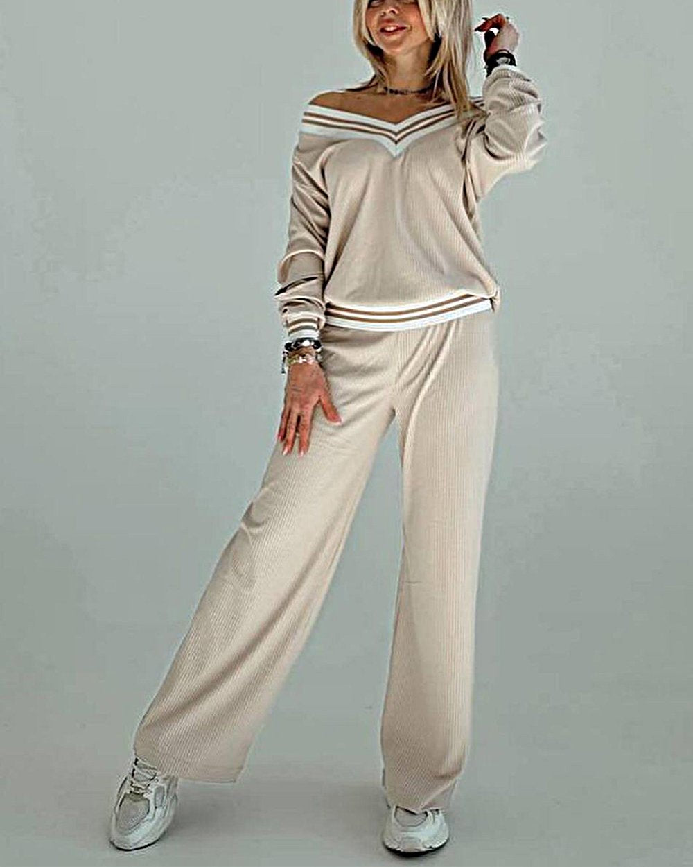 Women's Contrasting Color V-neck Top Casual Suit Beige