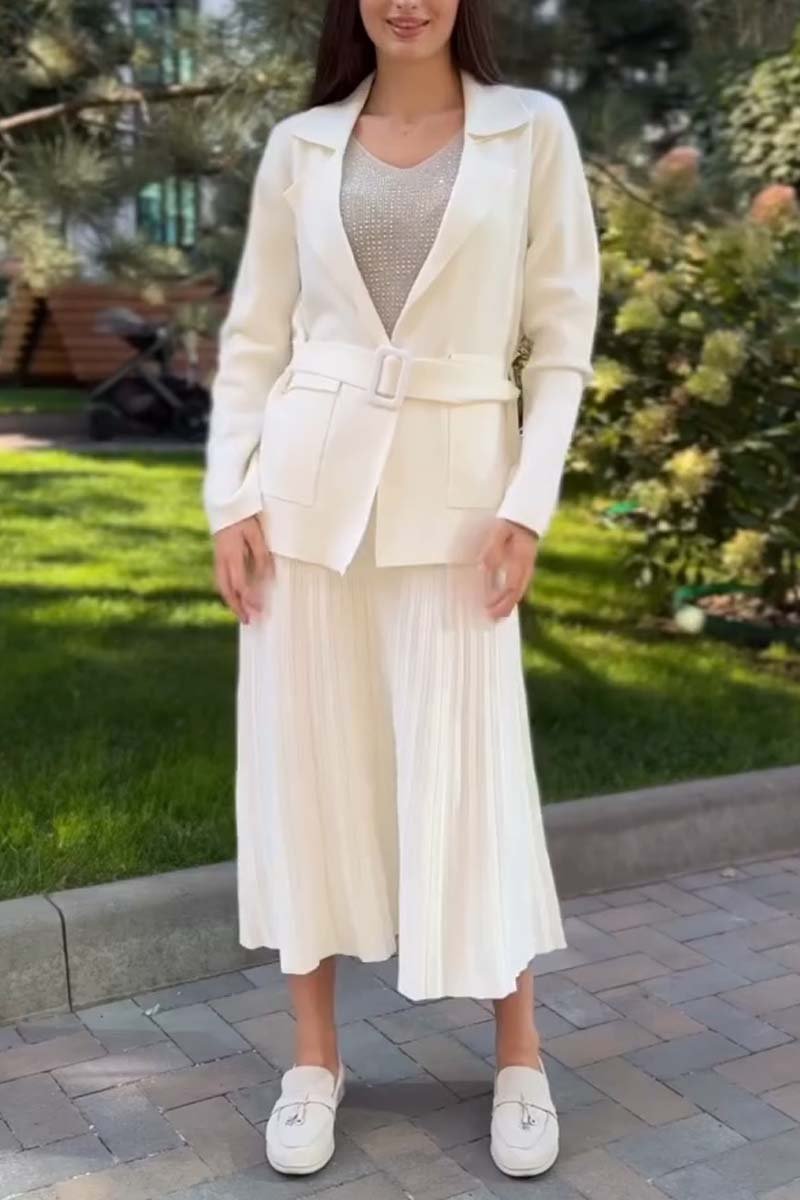 Women's lapel blazer and pleated skirt knitted suit Off White