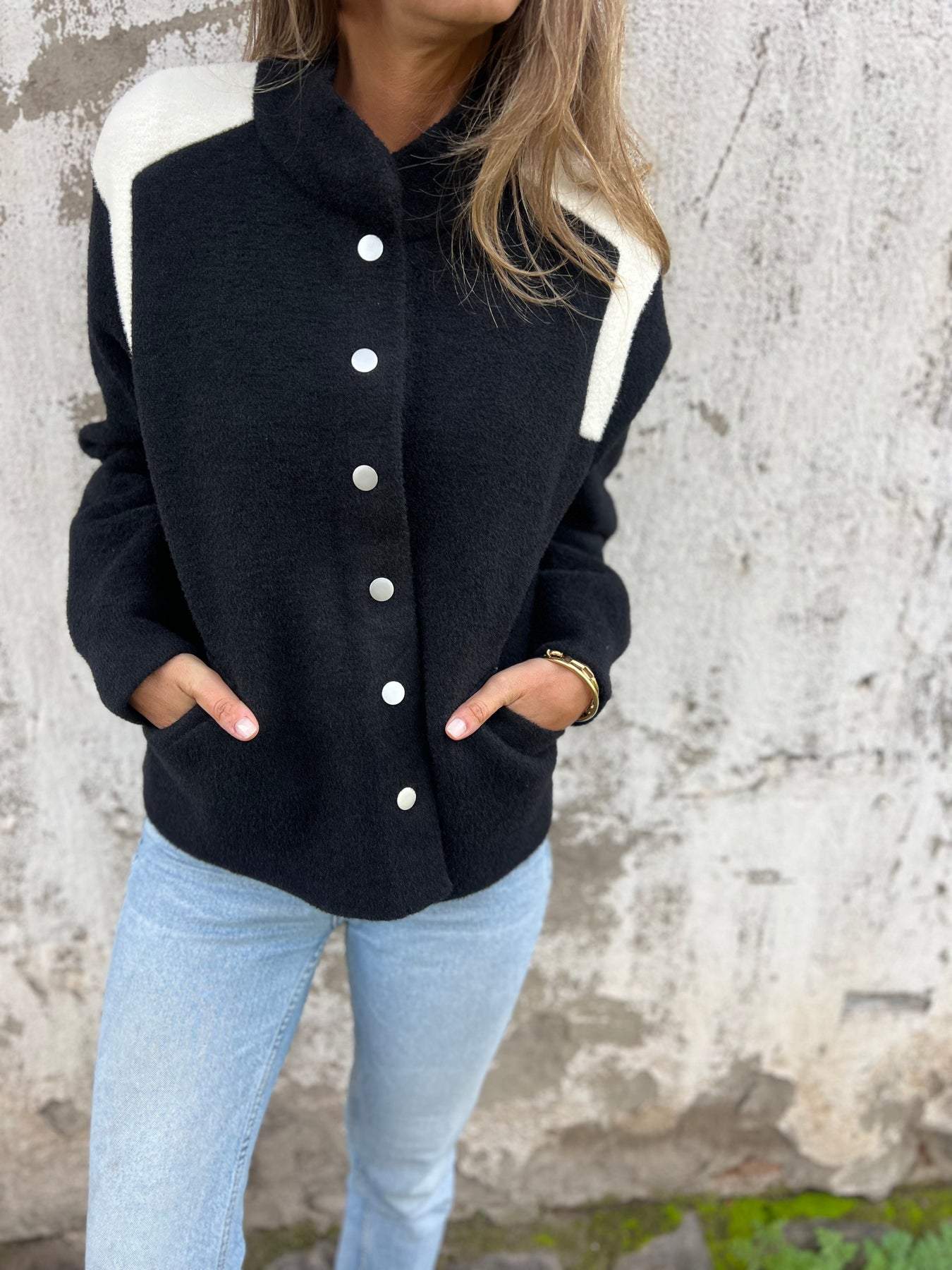 Women's Original Collar Long Sleeve Contrast Color Casual Jacket Black