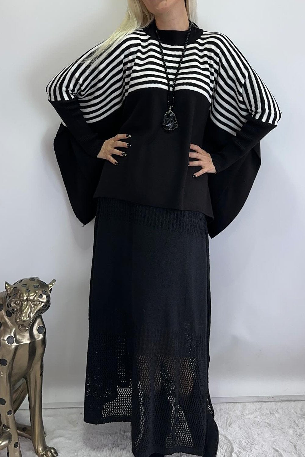 Women's casual striped patchwork bat sleeve sweater skirt suit black