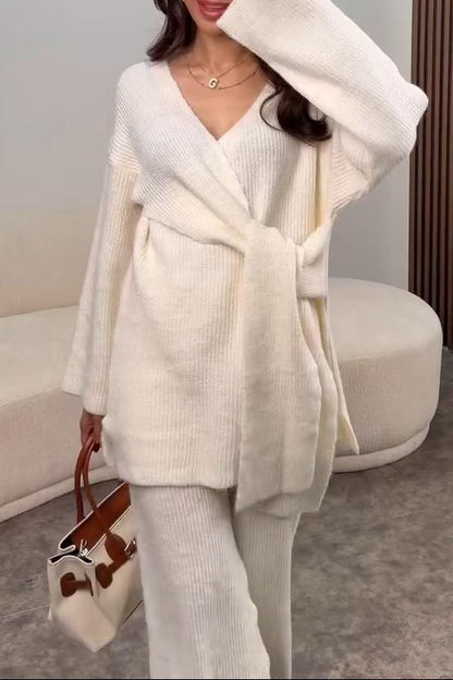 Casual knitted V-neck set